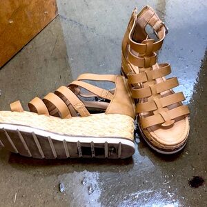 SZ 6.5WMNS 2.5” PLATFORM STRAP SANDAL SHOE TAN/NUDE BY REPORT